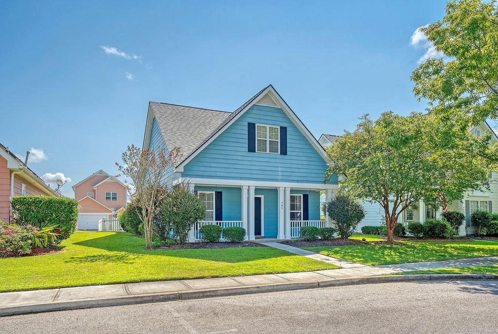 Photo of 307 Pimpernel Street, Summerville, SC 29483 (MLS # 26012236)