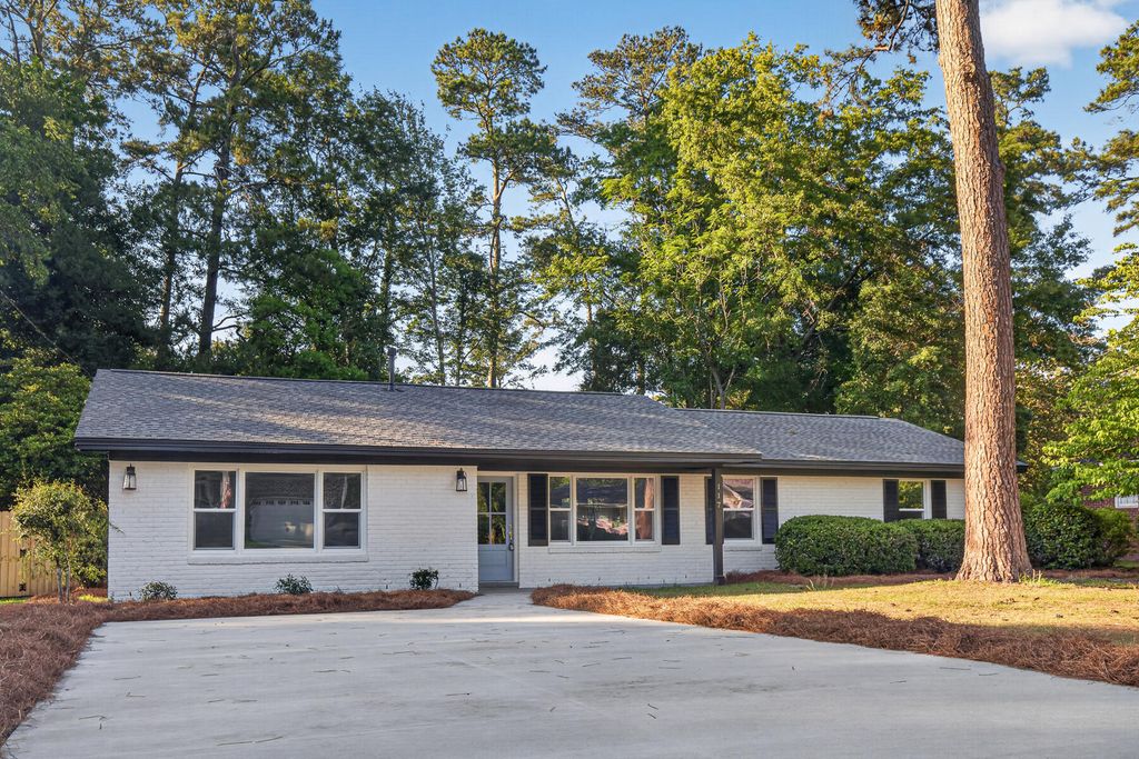 Photo of 117 Camelia Drive, Summerville, SC 29485 (MLS # 26014963)
