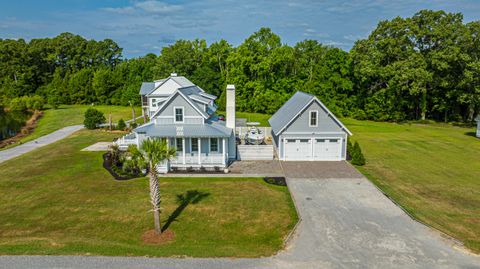 A home in Awendaw