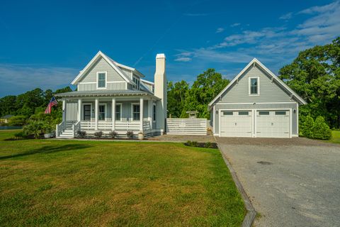 A home in Awendaw