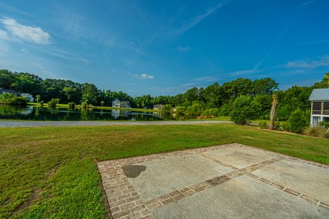 A home in Awendaw