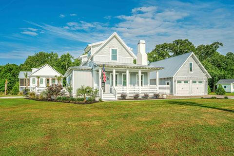 A home in Awendaw