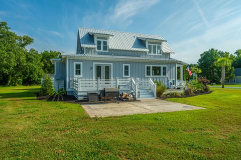 A home in Awendaw