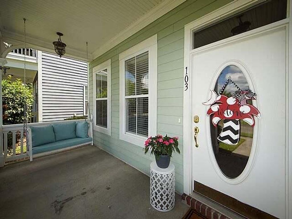 Photo of 103 Hyacinth Street, Summerville, SC 29483 (MLS # 25028892)
