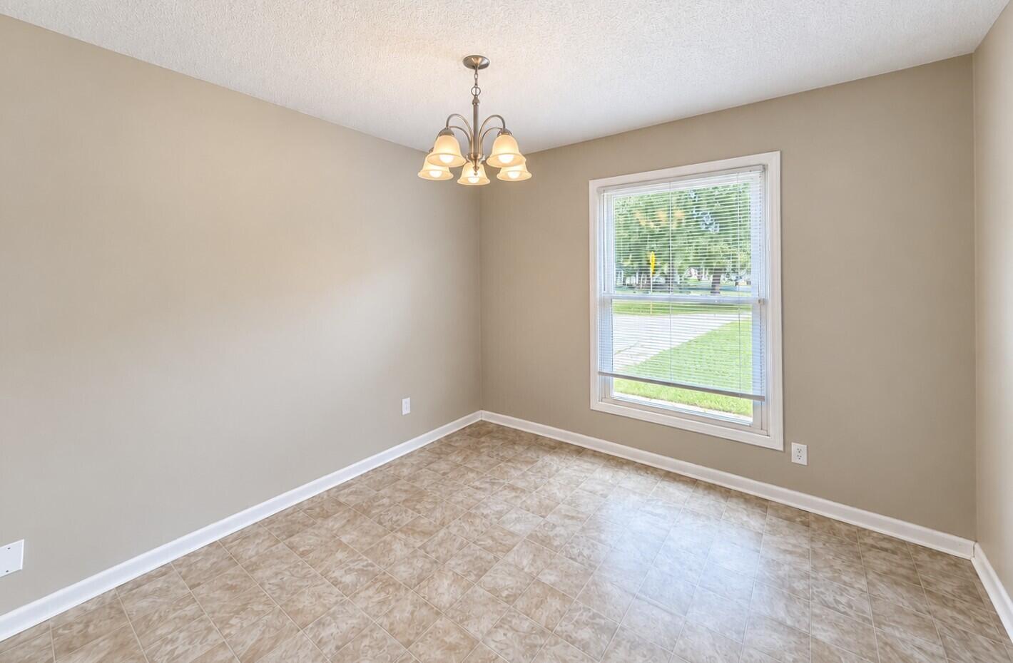 385 Price Street