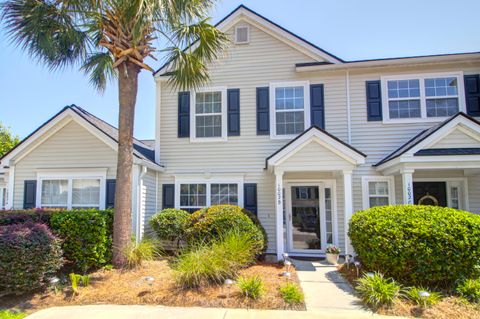 Photo of 1002 Marsh Grass Way #B, Charleston, SC 29492 (MLS # 25028706) Photo of 1002 Marsh Grass Way #B, Charleston, SC 29492 (MLS # 25028706)
