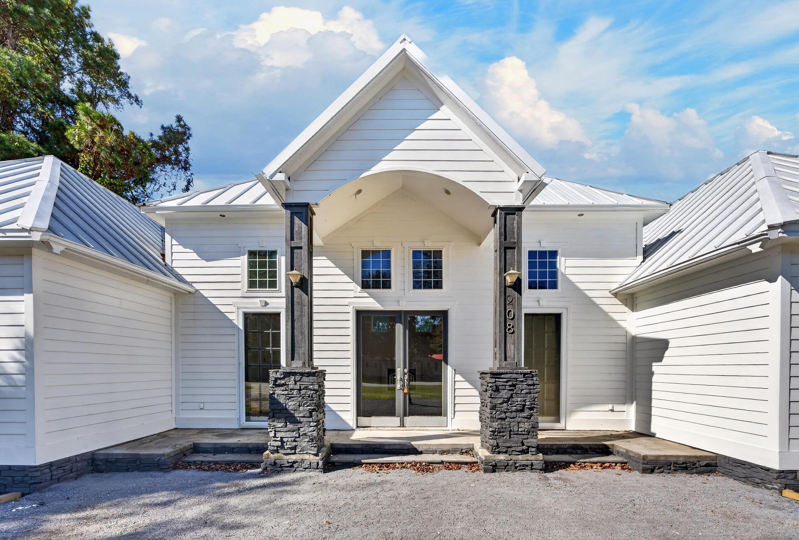 208 Ambassador Avenue
