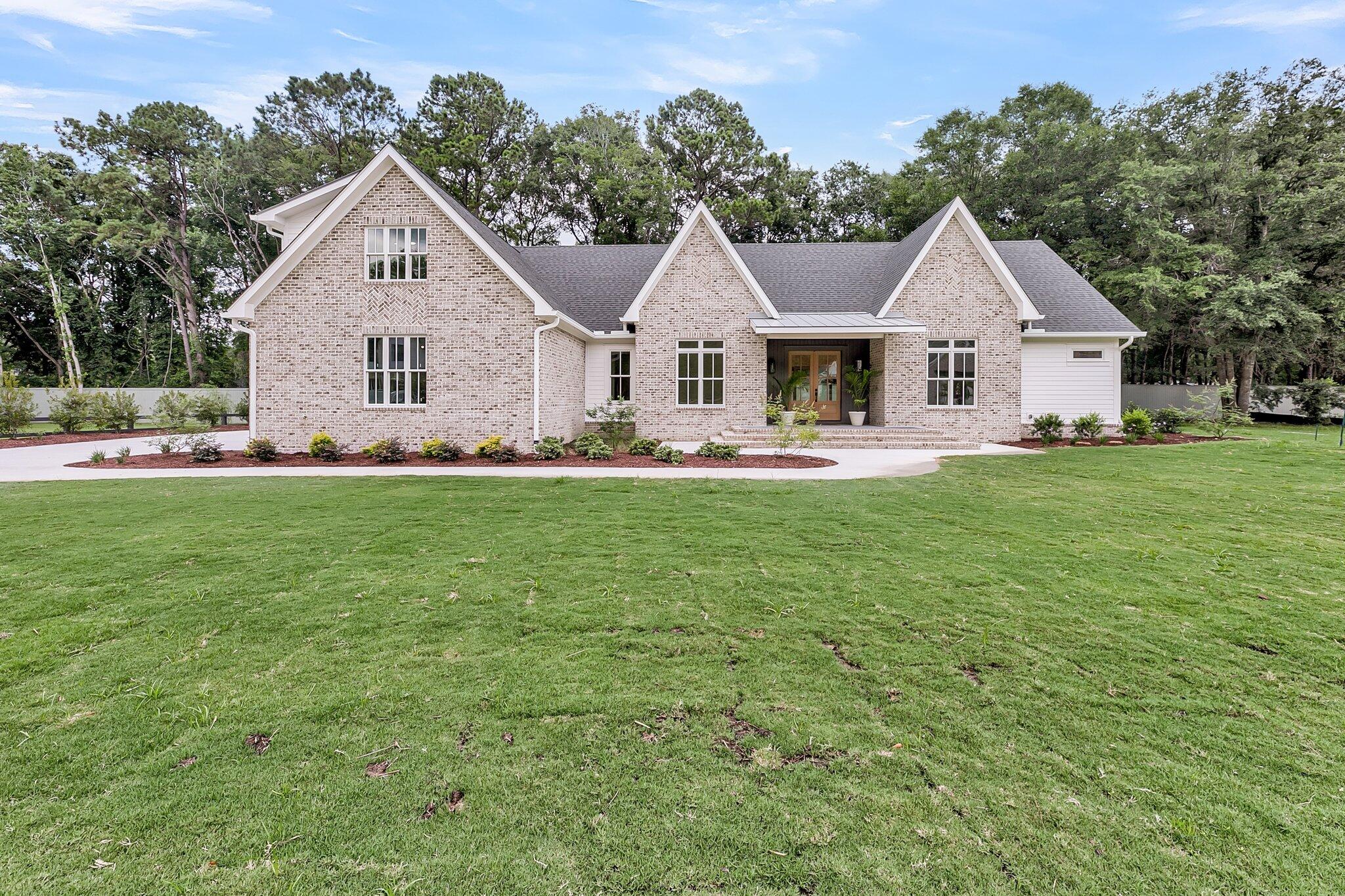 5014 Reese Lane