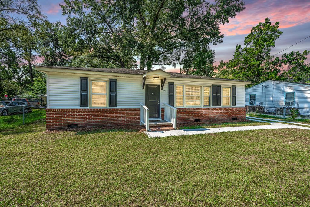 Photo of 17 Stratton Drive, North Charleston, SC 29420 (MLS # 25026813)