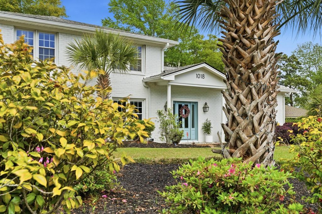 Photo of 1018 Chambers Lane, Mount Pleasant, SC 29464 (MLS # 26009466)