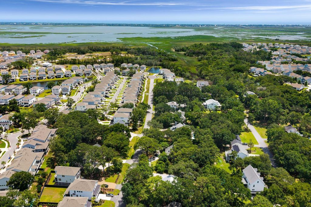 Photo of 1515 N Lakeshore Drive, Mount Pleasant, SC 29466 (MLS # 26003472)