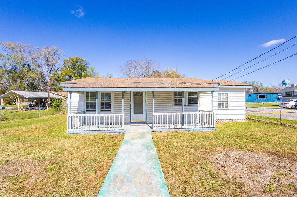 Photo of 1632 Central Avenue, Summerville, SC 29483 (MLS # 26007498)