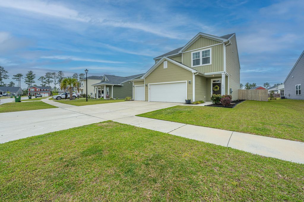 Photo of 412 Carrara Drive, Summerville, SC 29486 (MLS # 26008632)
