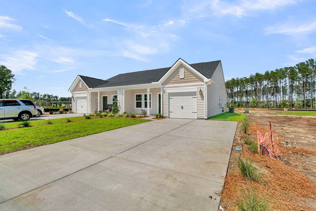 Photo of 1065 Dusk Drive, Summerville, SC 29486 (MLS # 26017812)