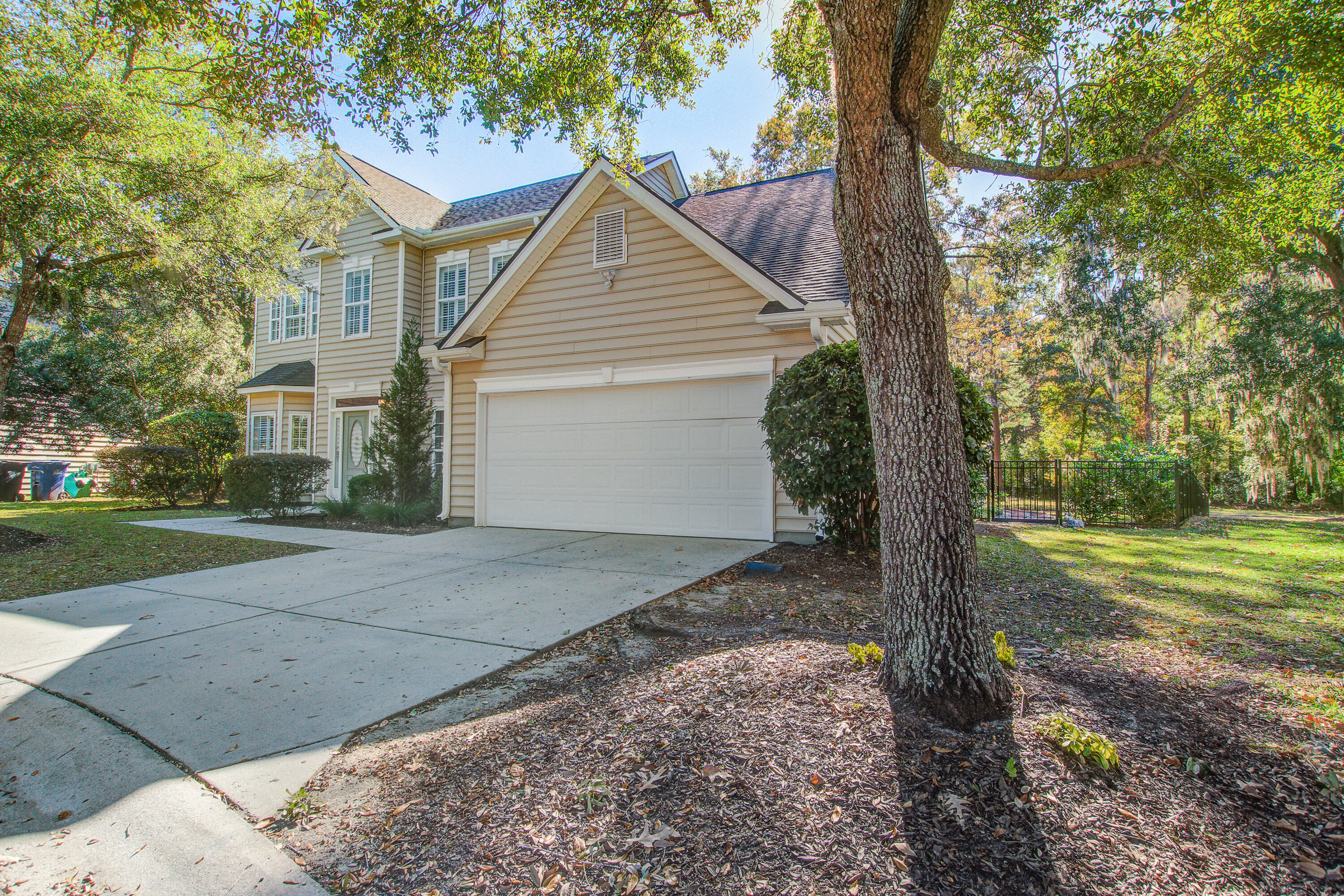 5213 Stonewall Drive