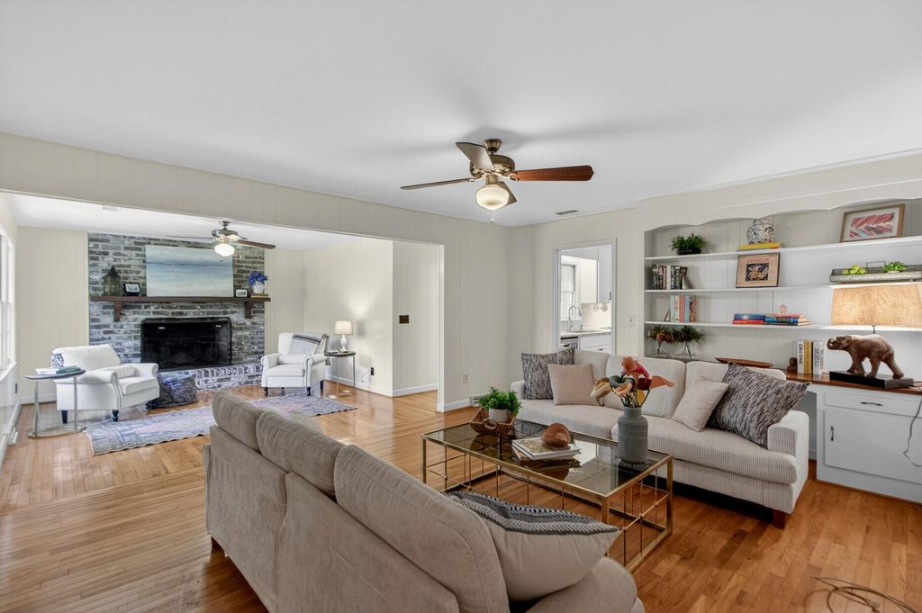 Photo of 9 Nuffield Road, Charleston, SC 29407 (MLS # 26010851)