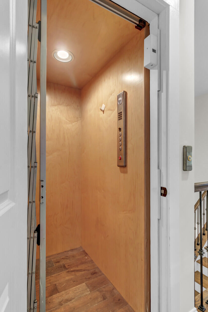 152 Cowrie Court