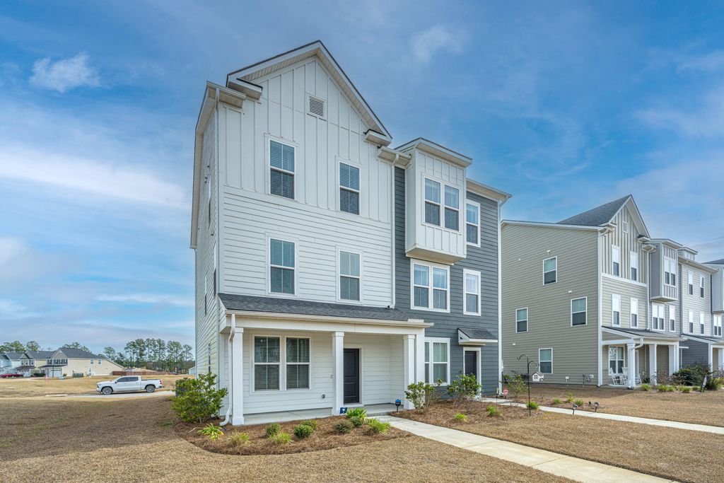 Photo of 833 Recess Point Drive, Moncks Corner, SC 29461 (MLS # 26000600)