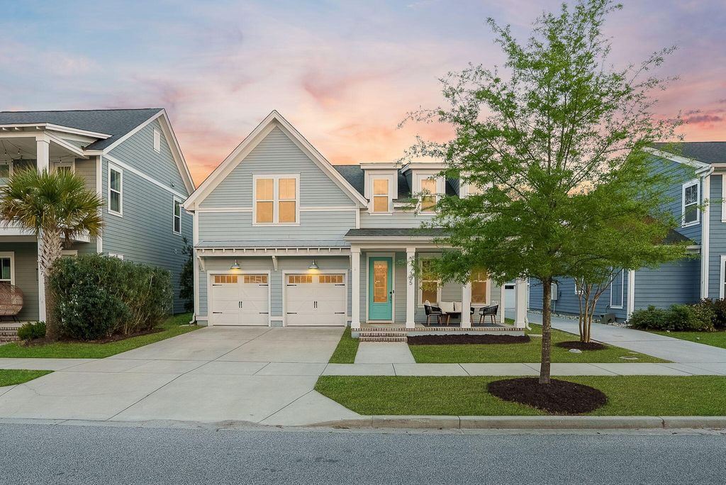 Photo of 305 Great Lawn Drive, Summerville, SC 29486 (MLS # 26008389)