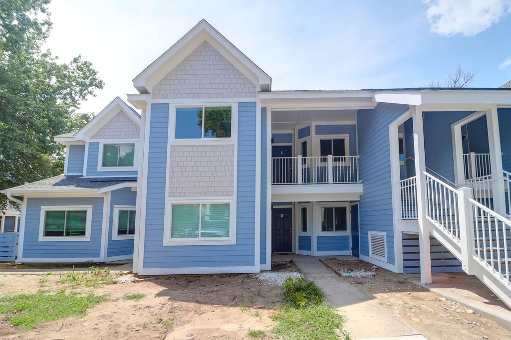 Photo of 857 Liriope Lane #E, Mount Pleasant, SC 29464 (MLS # 25019170)