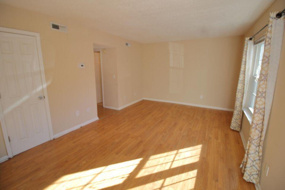 1055 Hunters Trace