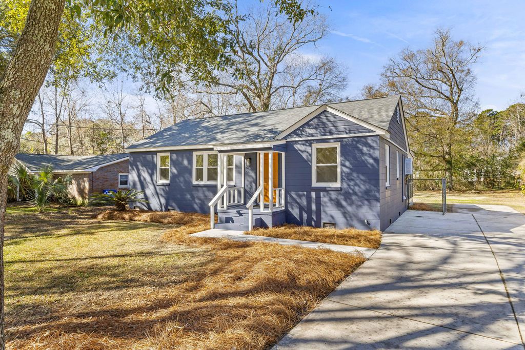 Photo of 343 Howle Avenue, Charleston, SC 29412 (MLS # 26004696)