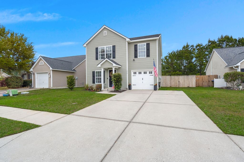 Photo of 212 Avonshire Drive, Summerville, SC 29483 (MLS # 26009259)