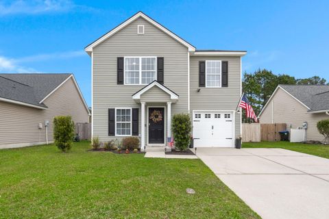 Photo of 212 Avonshire Drive, Summerville, SC 29483 (MLS # 26009259)