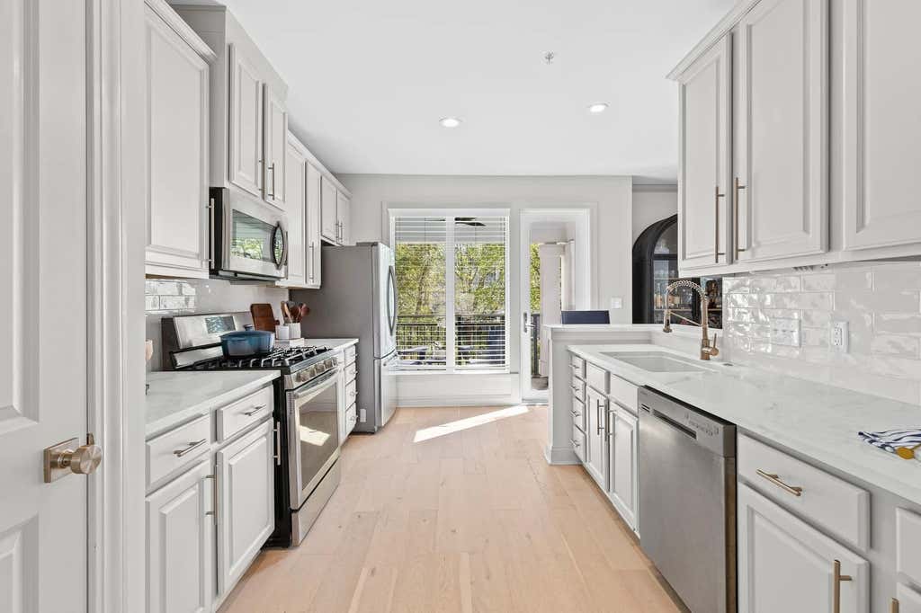 Photo of 200 River Landing Drive #Unit 102e, Daniel Island, SC 29492 (MLS # 26018917)