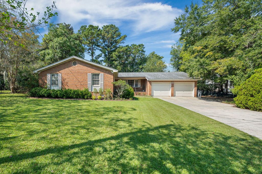 Photo of 5325 Helene Drive, North Charleston, SC 29418 (MLS # 25030377)