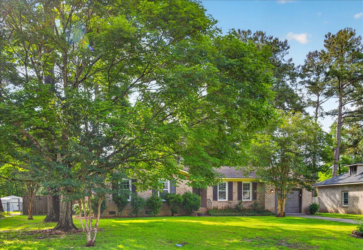 121 Three Wood Lane
