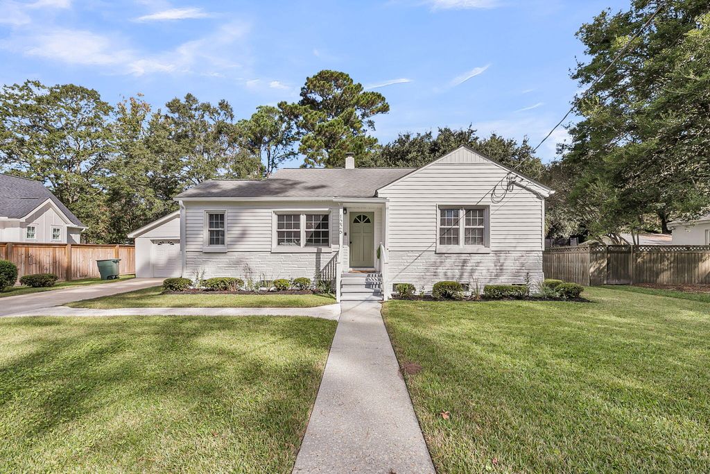 Photo of 1226 Forestwood Drive, Charleston, SC 29407 (MLS # 25027491)