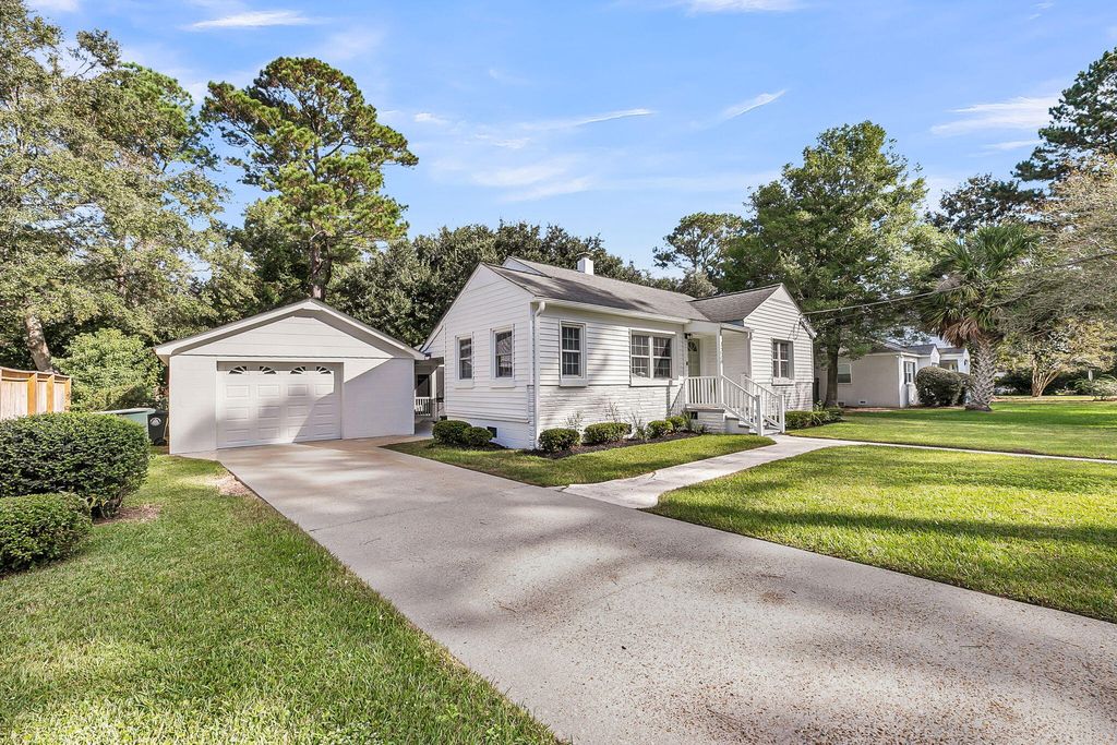 Photo of 1226 Forestwood Drive, Charleston, SC 29407 (MLS # 25027491)