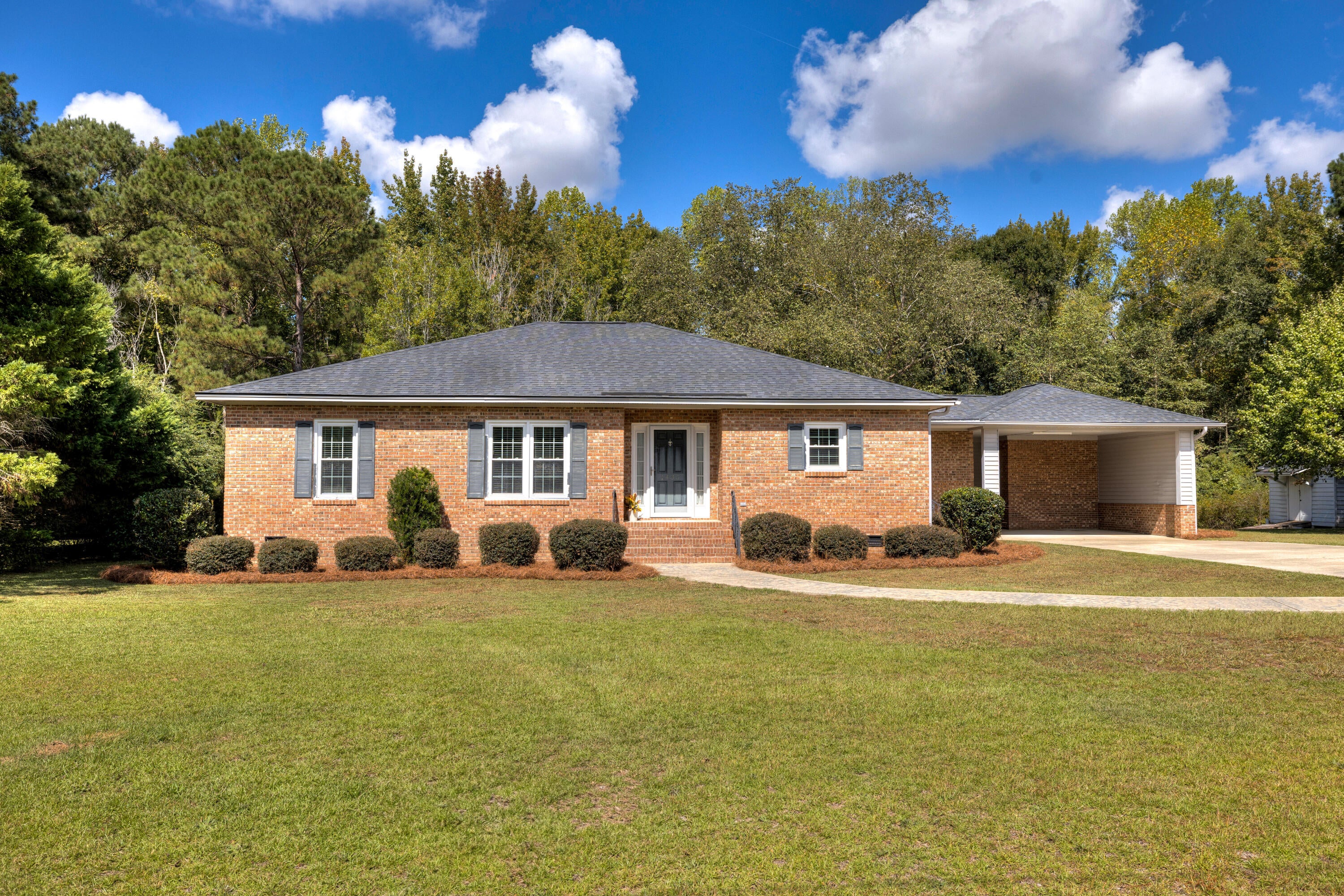1435 Peggy Lane