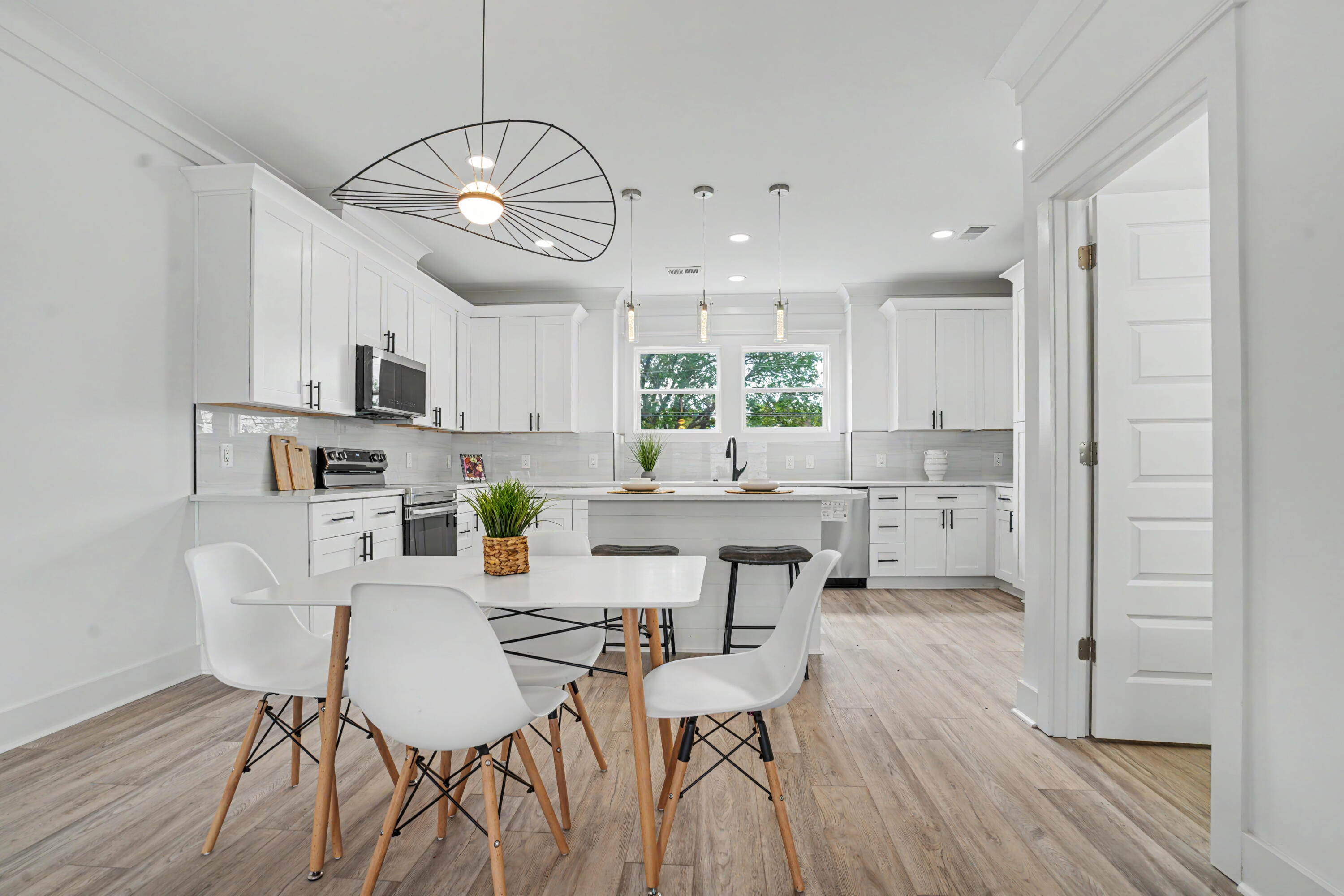 2016 Comstock Avenue