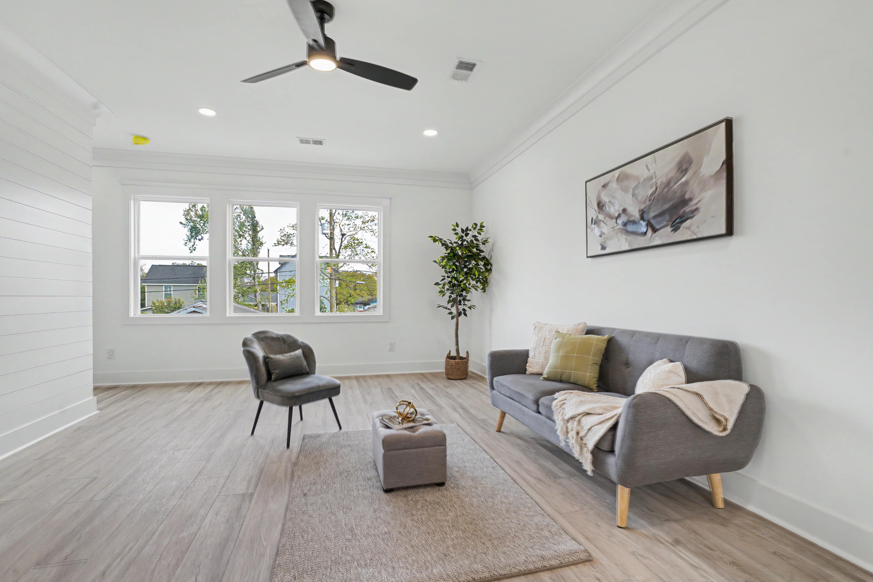 2016 Comstock Avenue