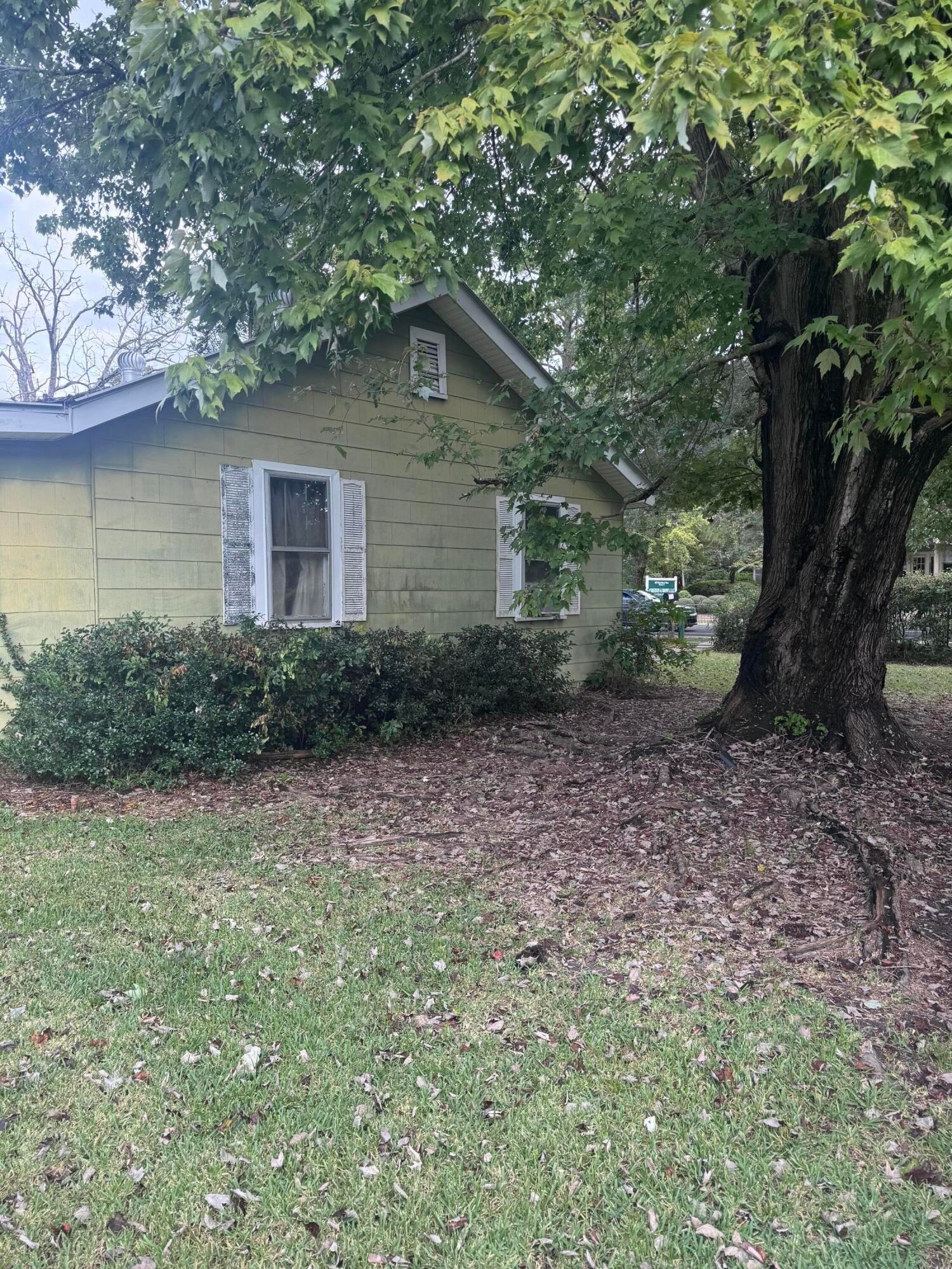 808 W 1st Street