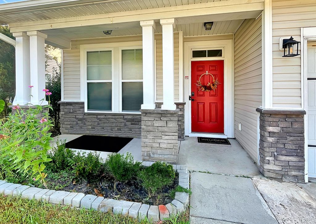 Photo of 200 Oglethorpe Circle, Moncks Corner, SC 29461 (MLS # 25025977)