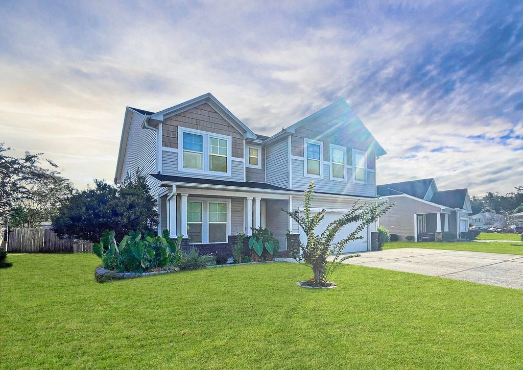 Photo of 200 Oglethorpe Circle, Moncks Corner, SC 29461 (MLS # 25025977)