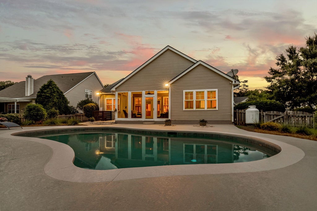 Photo of 121 Thousand Oaks Court, Summerville, SC 29485 (MLS # 26016173)