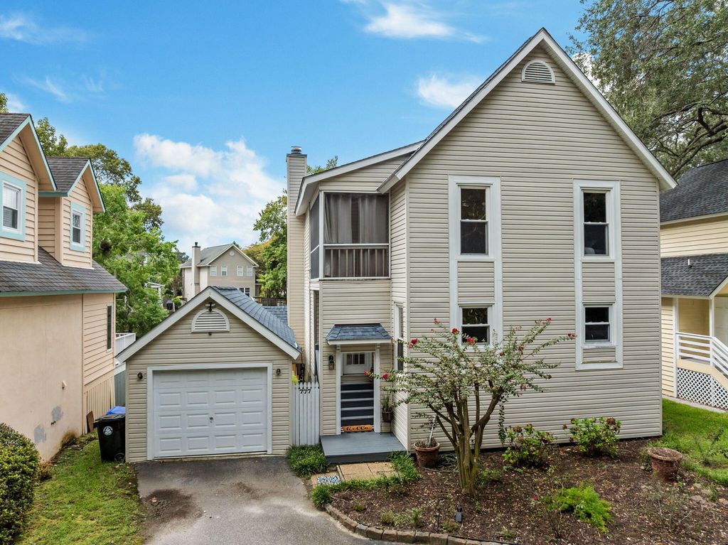 Photo of 777 Lake Frances Drive, Charleston, SC 29412 (MLS # 25024933)