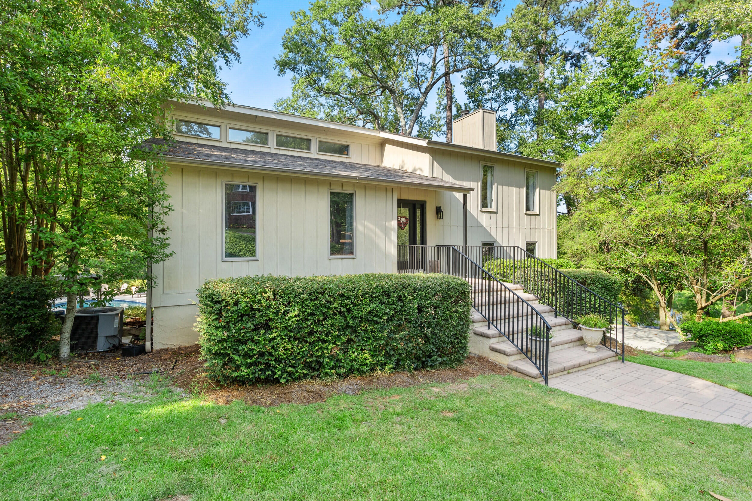 2205 Quail Hollow Court