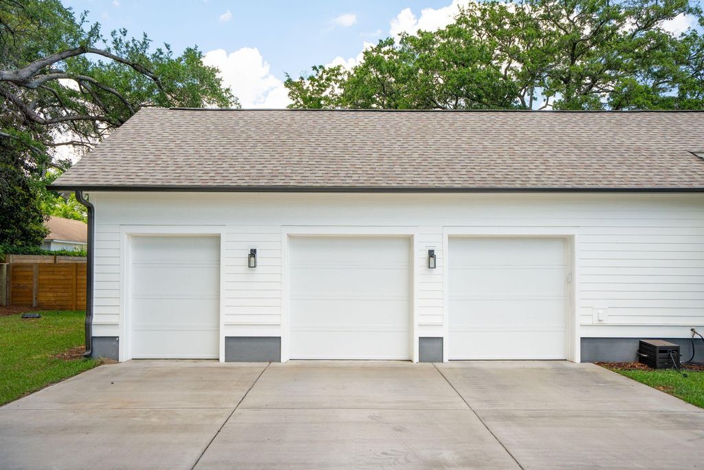 Photo of 916 Kincade Drive, Mount Pleasant, SC 29464 (MLS # 25003955)
