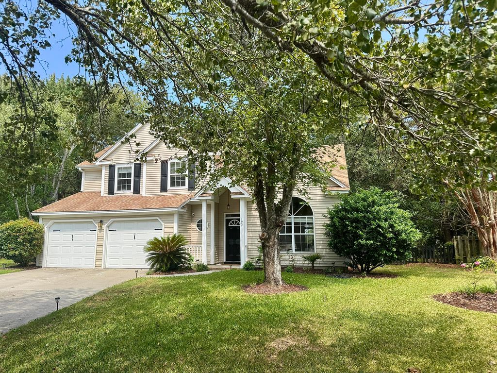 Photo of 1901 Oak Tree Lane, Mount Pleasant, SC 29464 (MLS # 25026346)
