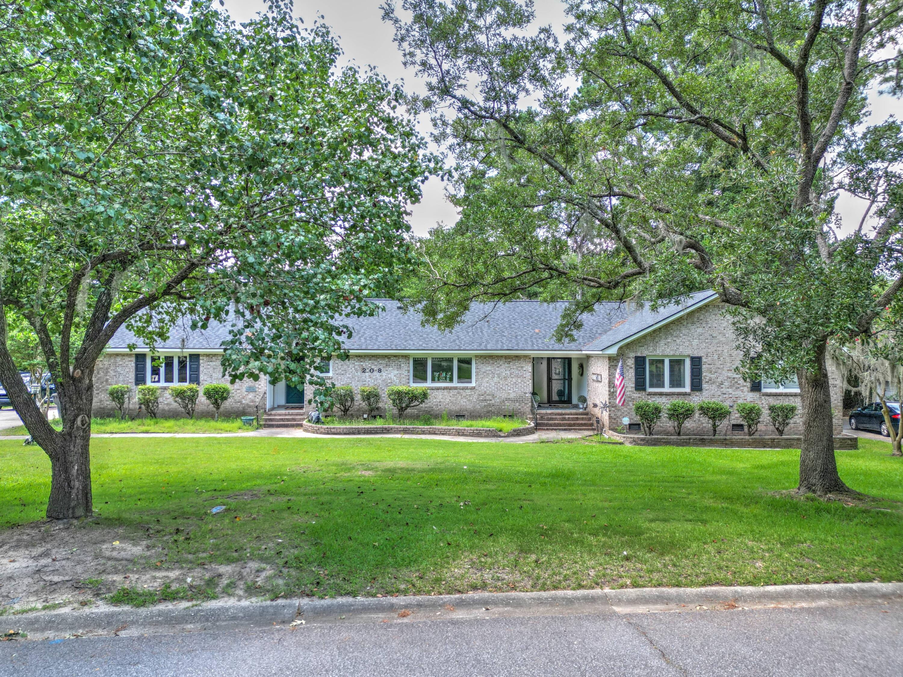 208 Shaftesbury Lane