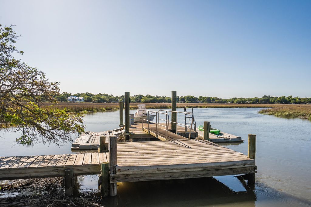 Photo of 1259 Harbor View, Charleston, SC 29412 (MLS # 26011529)