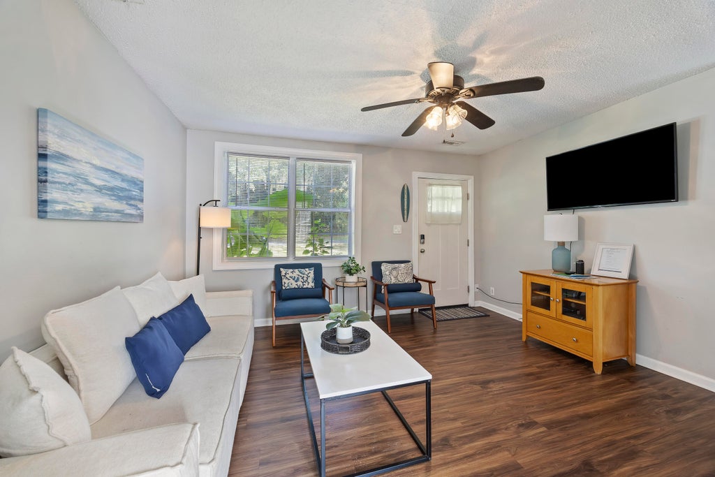 Photo of 162 James Street, Beaufort, SC 29902 (MLS # 26026352)