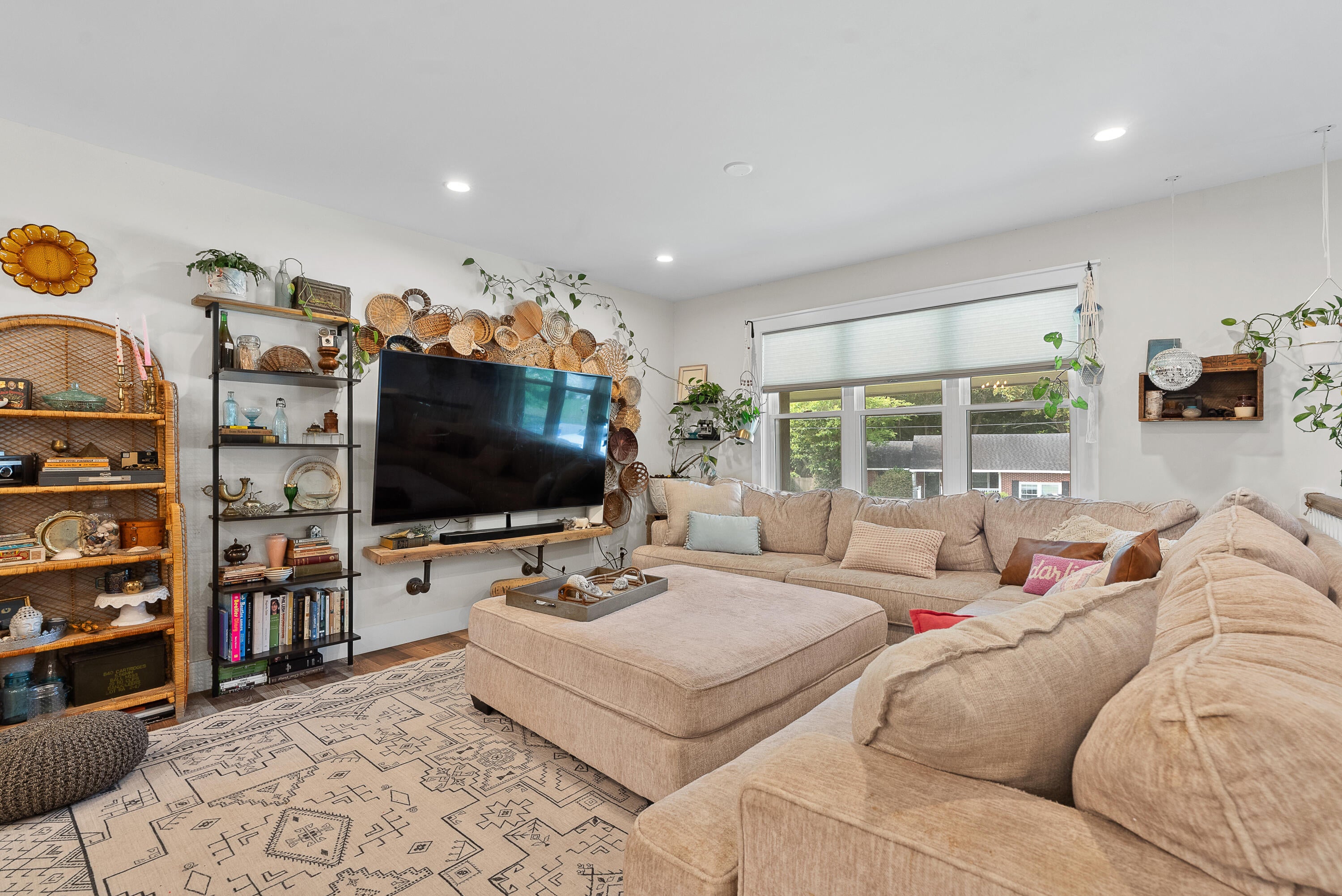 1470 Woodview Lane
