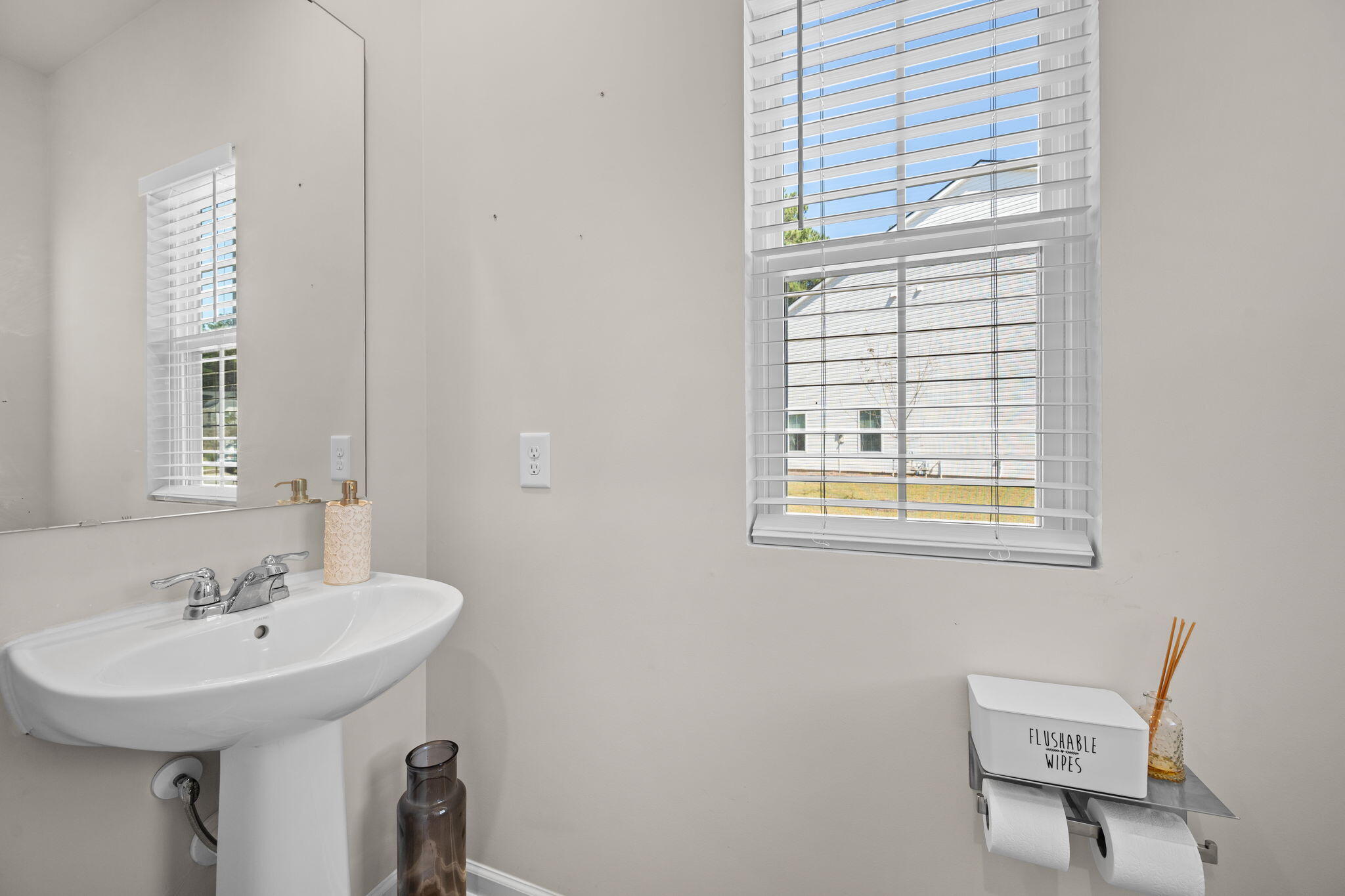 4023 E Associate Drive