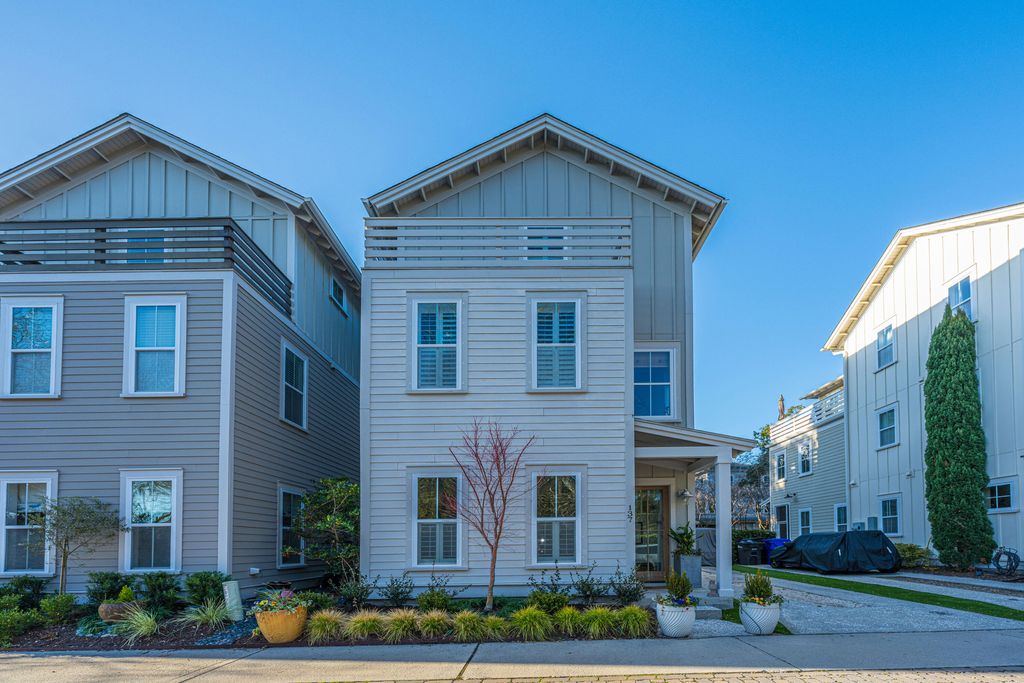 Photo of 137 Bratton Circle, Mount Pleasant, SC 29464 (MLS # 26001687)